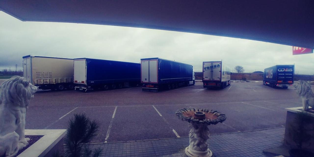 Hotel Ria De Vigo "Tierra De Campos" Becilla de Valderaduey Luaran gambar